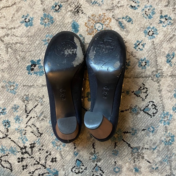 Tory Burch gold coin logo heels - Picture 5 of 5